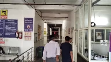 विदिशा नगर: नटेरन के पौआनाला के पास महुआखेड़ा निवासी 50 वर्षीय व्यक्ति को सर्पदंश के बाद जिला अस्पताल में कराया गया भर्ती