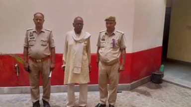 रॉबर्ट्सगंज: बाजूतारा गांव में जमीनी विवाद को लेकर गोली चलने के बाद आरोपी को पुलिस ने किया गिरफ्तार, बंदूक बरामद