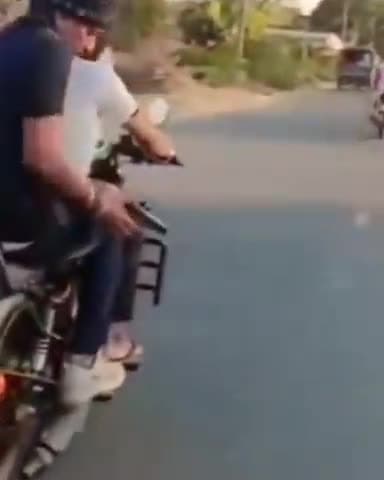 कानपुर: थाना हनुमन्त विहार क्षेत्र अंतर्गत युवक का सड़क पर पिस्तौल लेकर फायरिंग करने का वीडियो सोशल मीडिया में हुआ वायरल