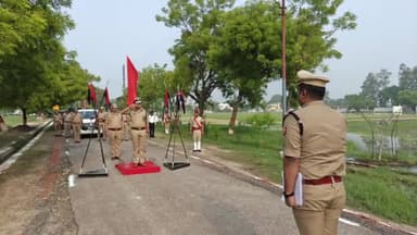 मंझनपुर: पुलिस महानिरीक्षक प्रयागराज ने कौशाम्बी पुलिस लाइन का किया वार्षिक निरीक्षण, परेड की ली सलामी