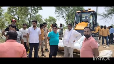 बलरामपुर: सदर विधायक पलटू राम ने ग्राम भूरी में तटबंध कटने की सूचना पर पहुंचकर जाना ग्रामीणों का हाल