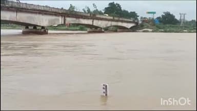 बलरामपुर: सिसई घाट पर राप्ती नदी का जलस्तर हो रहा कम लोगों ने ली राहत की सांस