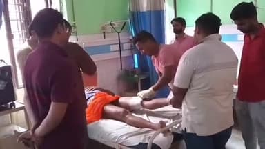 कसिया: करजहा में तेज रफ्तार स्कूल बस ने पीछे से बाइक में मारी टक्कर, बाइक सवार का टूटा पैर