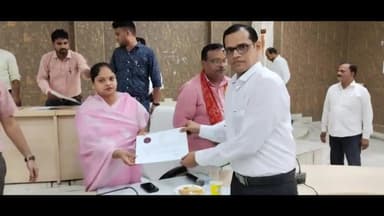 मंझनपुर: कौशांबी को मिले 38 नए लेखपाल, कलेक्ट्रेट के उदयन सभागार में जिप अध्यक्ष ने दिया नियुक्ति पत्र