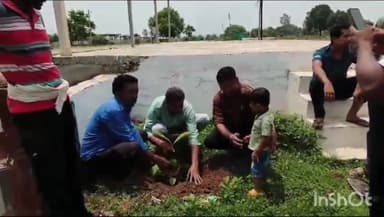 रैपुरा: एक पेड़ मां के नाम अभियान के तहत रैपुरा थाना  प्रांगण में किया गया पौधारोपण