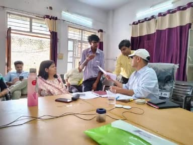 धौलपुर: कलेक्ट्रेट परिसर में संवेदनशीलता के साथ करें परिवादों का निस्तारण - अतिरिक्त जिला कलक्टर