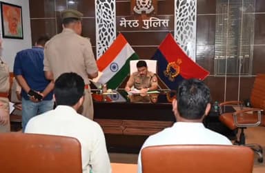 मेरठ: आज यानी 11 जुलाई 2024 को वरिष्ठ पुलिस अधीक्षक, जनपद मेरठ ने पुलिस कार्यालय में जनसुनवाई के दौरान आने वाले फरियादियों
