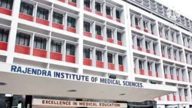 रातू: दलादिली चौक के निकट अज्ञात वाहन की चपेट में आने से एक युवक की हुई मौत, एक घायल