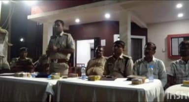 झरिया/जोरापोखर/सिंदरी: मोहर्रम पर्व को लेकर के झरिया थाना में की गई शांति समिति की बैठक मुख्य से उपस्थित हुए झरिया के अंचलाधिकारी