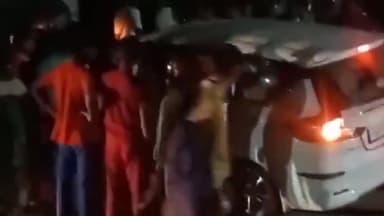 कांके: रांची के धुर्वा स्थित गोलचक्कर के पास कार ने ऑटो को मारी टक्कर, कई लोगों के घायल होने की सूचना