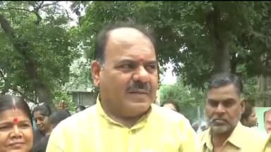 हुज़ूर: वार्ड 47 में विधायक भगवानदास सबनानी ने किया एक पेड़ मां के नाम के अभियान के तहत पौधारोपण