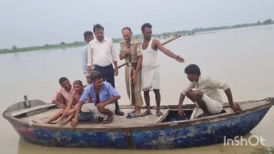 जलालाबाद: जलालाबाद क्षेत्र के एसडीएम ने बाढ़ ग्रस्त दो गांवो में नाव उपलब्ध  करवाई