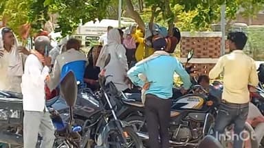 हरदोई: मोहिउद्दीनपुर मजरा कमालपुर में पंचायत भवन में बैठे-बैठे हुई सफाई कर्मी की मौत,पुलिस ने शव पोस्टमार्टम के लिए भेजा