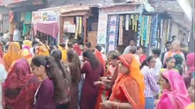 श्रीमाधोपुर: गोपीनाथ मंदिर से निकाली गई भगवान जगन्नाथ की रथ यात्रा हजारों लोग रहे मौजूद