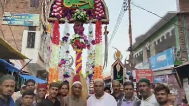 भोगांव: भोगांव में कड़ी सुरक्षा के बीच परंपरागत तरीके से निकाला गया मोहर्रम की पांचवीं तारीख के अलम का जुलूस