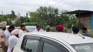 ਖਰੜ: ਕਰਾਲੀ ਸਿਸਵਾਂ ਹਾਈਵੇ ਪਿੰਡ ਹੰਦੇੜੀ ਤੇ ਹਾਈਵੇ ਅਥੋਰਟੀ ਵੱਲੋਂ ਇੱਕ ਕਿਸਾਨ ਦੀ ਜਮੀਨ ਤੇ ਕਬਜ਼ਾ ਕਰਨ ਦੀ ਕੋਸ਼ਿਸ਼ ਤੇ ਇਕੱਠੇ ਹੋਏ ਸਭ ਕਿਸਾਨ