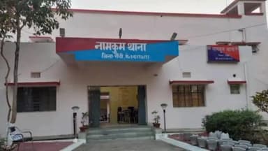 कांके: रांची के नामकुम स्थित खोजाटोली में पुलिस ने तस्करी के लिए ले जा रहे चार गोवंशीय पशु लदा कार किया जब्त