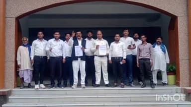 बलरामपुर: नीट की निष्पक्ष परीक्षा कराए जाने को लेकर बहुजन मुक्ति पार्टी के कार्यकर्ताओं ने कलेक्ट्रेट में किया प्रदर्शन