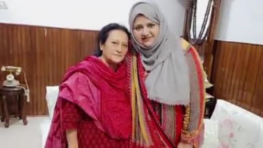 रामपुर: जेल रोड स्थित आज़म खान के आवास पर सपा राष्ट्रीय प्रवक्ता सुमैय्या राणा ने डॉ. तंज़ीन फातिमा से की मुलाक़ात