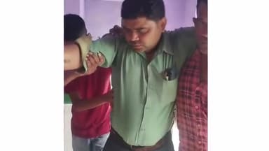 एत्मादपुर: गांव मुरलीधरपुर स्थित कंपोजिट विद्यालय में तैनात सहायक अध्यापक की ऑनलाइन हाजिरी के अवसाद के चलते तबीयत बिगड़ी