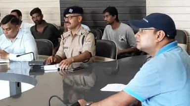 पूर्णागिरि: टनकपुर तहसील सभागार में एसडीएम आकाश जोशी ने मुहर्रम पर्व को लेकर पीस कमेटी के साथ किया बैठक का आयोजन