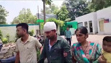 मेरठ: भावनपुर क्षेत्र में कुछ लोगों ने बिहार के एक प्रवासी मज़दूर के साथ की मारपीट, पत्नी के साथ SSP ऑफिस पहुंचकर लगाई गुहार