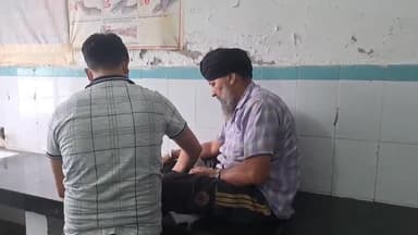 सुपौल: nh57कोसी पुला के समीप ट्रक अनियंत्रित होने से एक आदमी गिरकर हुआ जख्मी सदर अस्पताल सुपौल में इलाज जारी।