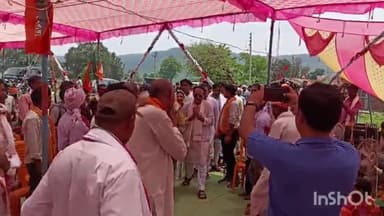 अजयगढ़: विकास कार्यों में वन विभाग का अड़ंगा अजयगढ पहुंचे पूर्व मंत्री ने जताई नाराजगी सड़कों व विद्युत लाइन में सर्वाधिक अड़ंगा