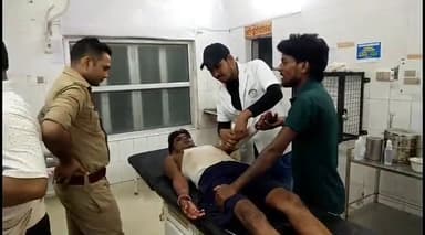 इटावा: नगला तेज गांव में युवक को धारधार हथियार से हमला कर घायल किया, पुलिस मेडिकल परीक्षण करा जांच में जुटी है