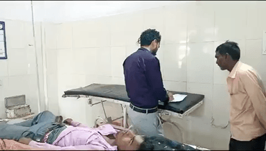 टीकमगढ़: डगराना गाव में एक युवक ने फाँसी लगाकर किया आत्महत्या करने का प्रयास,जिला अस्पताल में किया गया भर्ती