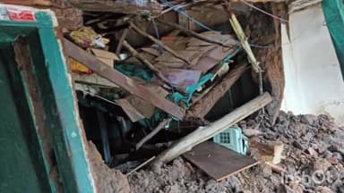 ಶಿವಮೊಗ್ಗ: ನಿರಂತರ ಮಳೆಗೆ ಹಾರನಹಳ್ಳಿಯ ಮನೆಯೊಂದರ ಗೋಡೆ ಕುಸಿತ