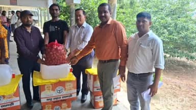 मिहींपुरवा: भरथापुर के कटान पीड़ितों को उपजिलाधिकारी ने राशन किट का किया वितरण