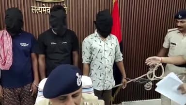 मुशहरी: जगुआर थाना क्षेत्र में डकैती के दौरान महिला की हत्या मामले में पुलिस ने तीन डकैत को किया गिरफ्तार