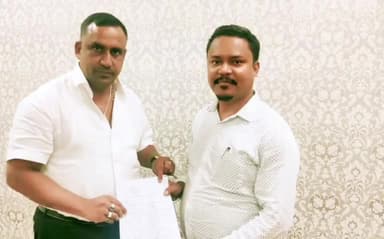 कोलेबिरा: रांची में खाद्य आपूर्ति मंत्री से मिलकर आदिवासी कांग्रेस नेता दिलीप तिर्की ने की सिमडेगा में हो रही अनाज चोरी की शिकायत