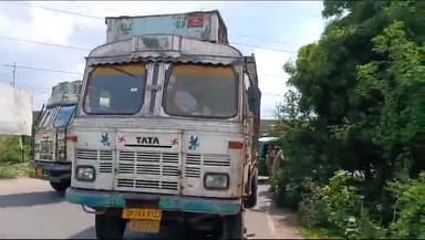 कानपुर: पनकी इंडस्ट्रियल एरिया में ट्रक ने मारी बाइक में टक्कर, बाइक सवार गंभीर रूप से घायल