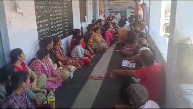 राजगढ़ी: बड़कोट में आज डीएम और एसपी के अनुरोध पर भी नहीं माने आंदोलनकारी, तहसील कार्यालय में धरना जारी