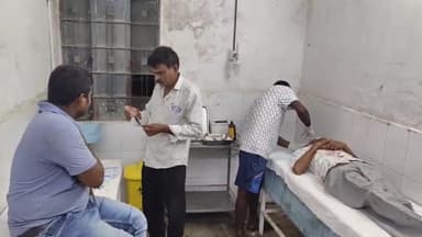 झाझा: पांडेडीह से कररा गांव गए बारातियों के साथ हुई मारपीट, गम्भीर रूप से घायल 3 लोगों का रेफरल अस्पताल झाझा में हुआ इलाज