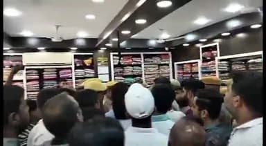 जोधपुर: नई सड़क पर  सुरक्षा मापदंडों को लेकर नगर निगम की कार्यवाही,व्यापारियो ने किया विरोध, पुलिस पहुंची मौके पर