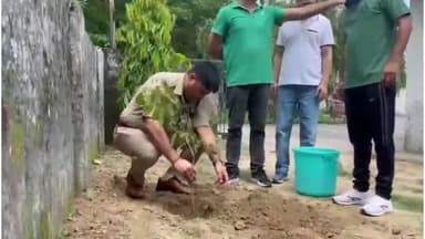 हरिद्वार: रोशनाबाद में एसएसपी प्रमेंद्र सिंह डोबाल और पुलिसकर्मियों ने किया पौधरोपण, 10 हजार पौधे लगाने का लक्ष्य निर्धारित