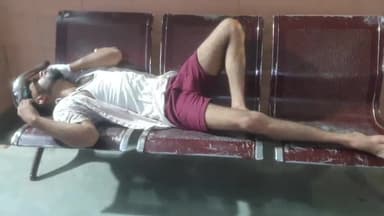 रामपुर: प्रानपुर गांव के पास कोसी नदी के पुल पर एक बाइक सवार युवक पुल के  डिवाइडर से टकराकर घायल, जिला अस्पताल में भर्ती