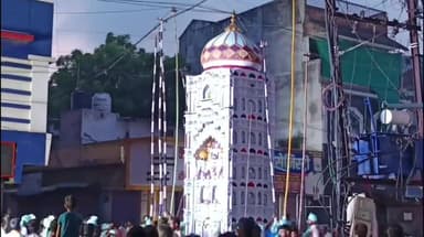 टीकमगढ़: शहर के मुख्य मार्गो से होकर निकले तजिए,किले के मैदान से पहुंचे कर्बला किए गए ठंडे।