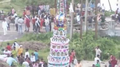 फारबिसगंज प्रखंड में भिन्न-भिन्न जगहों पर निकला गया मोहर्रम के अवसर पर ताजिया ।