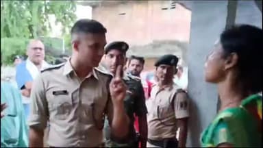 मुशहरी: समाहरणालय में मुसहरी थाना अध्यक्ष पर कार्रवाई की मांग को लेकर अनशन पर बैठे राजकुमार साहनी को सिटी एसपी ने तुड़वाया अनशन