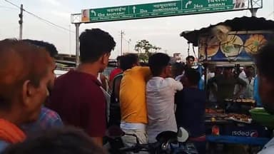 बिसवां: रेउसा चौराहे पर विहिप बजरंग दल के जिला सहमंत्री संदीप अवस्थी और यूट्यूबर प्रेम बाजपेई के बीच मारपीट का वीडियो वायरल