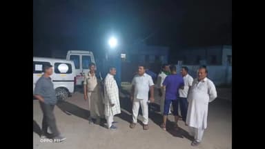 दिनारा: अज्ञात वाहन के चपेट में आने से दिनारा के धनसोई मोड़ के पास एक बाइक सवार शख्स की मौत, पुलिस ने शव का कराया पोस्टमार्टम