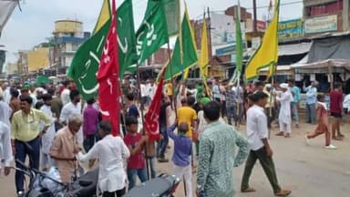 तिलौथू: तिलौथू बाजार में मोहर्रम पर्व के अवसर पर निकाला गया भव्य जुलूस, पुलिस प्रशासन रही मुस्तैद