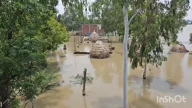 हरदोई: जमुनियापुरवा केहरीपुरवा में बाढ़ से हालात खराब,ग्रामीणों का कहना बड़ी परेशानी,प्रशासनिक मदद मिलने को बताया नाकाफी