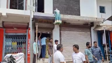 पांकी: पाकी
 के मुख्य बाजार स्थित अभिजीत कनेक्शन प्रतिष्ठान में हुई चोरी