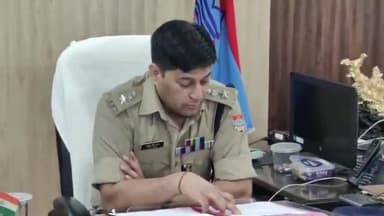 हरिद्वार: एसएसपी प्रमेंद्र सिंह डोबाल ने रोशनाबाद में की बैठक, कांवड़ यात्रा मार्ग पर होटल-ढाबों को लेकर सख्ती बरतने के निर्देश