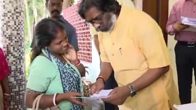 कांके: कांके रोड रांची स्थित मुख्यमंत्री आवास में सीएम ने आम लोगों की शिकायतों और समस्याओं को सुना